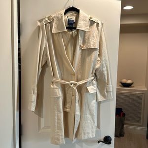 Cream Faconnable linen 4 button long sleeve coat. Two front pockets.